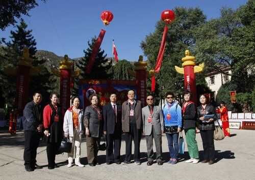 北京慈善协会常务副会长雷占全率队参加我校十年校庆